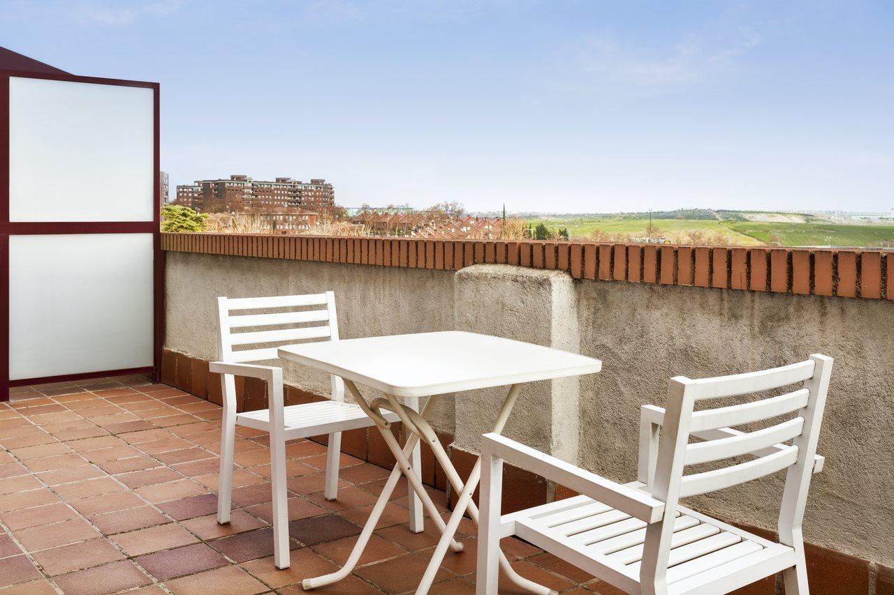 B&B Hotel Madrid Φουενλαμπράδα Εξωτερικό φωτογραφία