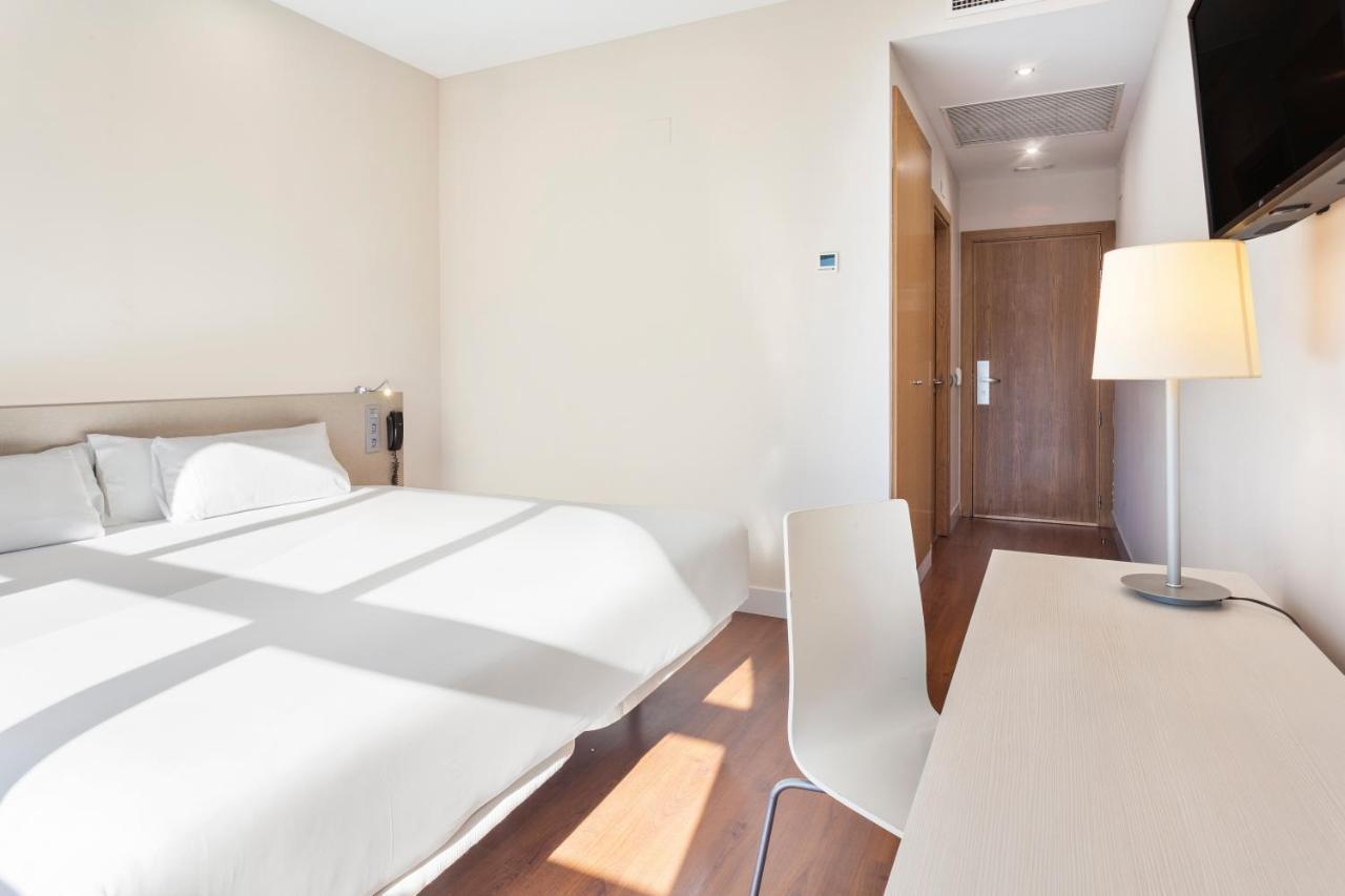 B&B Hotel Madrid Φουενλαμπράδα Εξωτερικό φωτογραφία