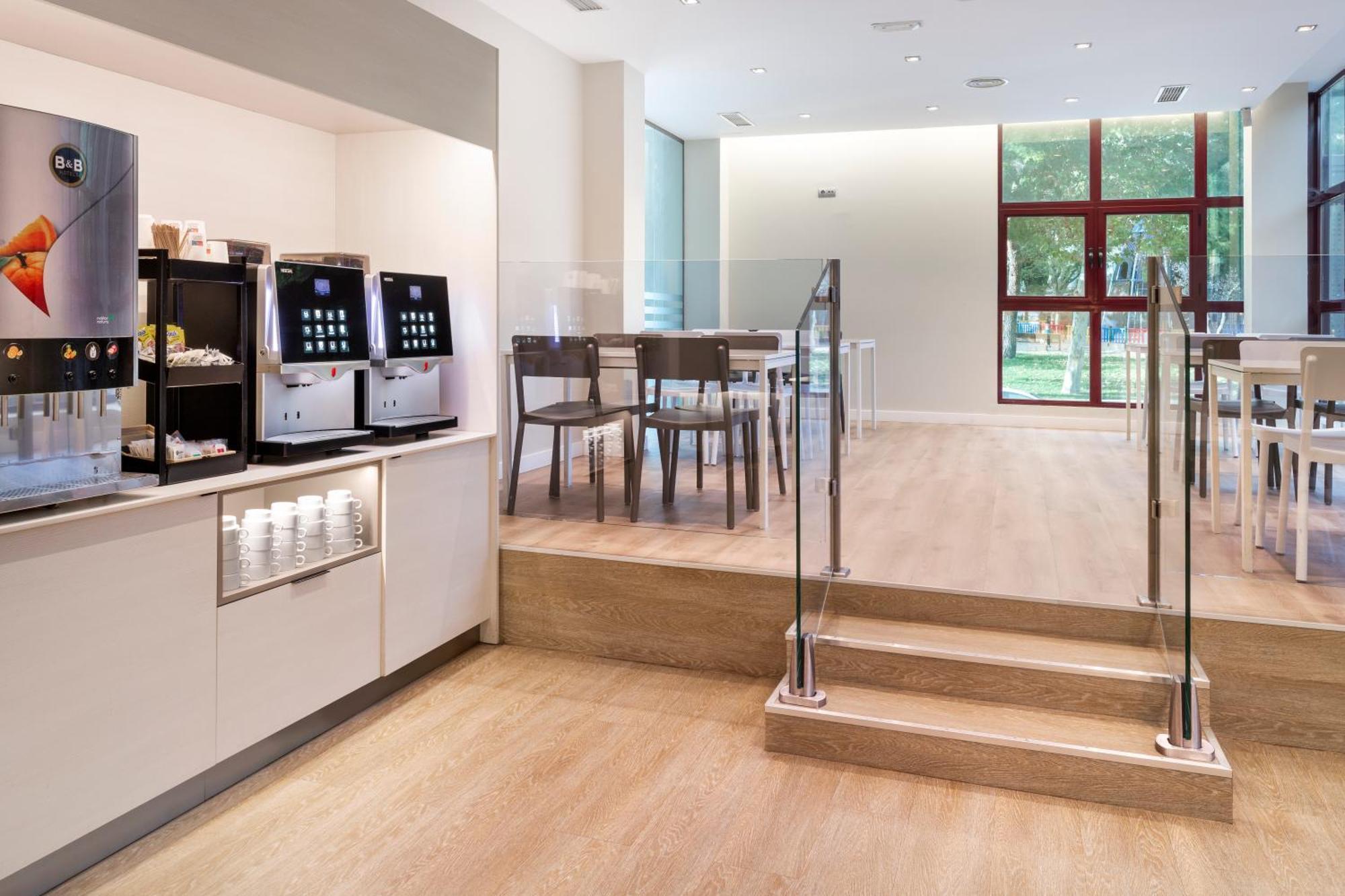 B&B Hotel Madrid Φουενλαμπράδα Εξωτερικό φωτογραφία