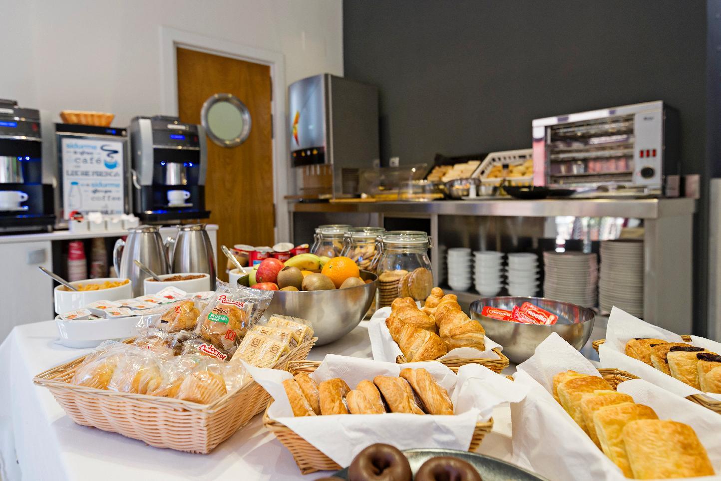 B&B Hotel Madrid Φουενλαμπράδα Εξωτερικό φωτογραφία