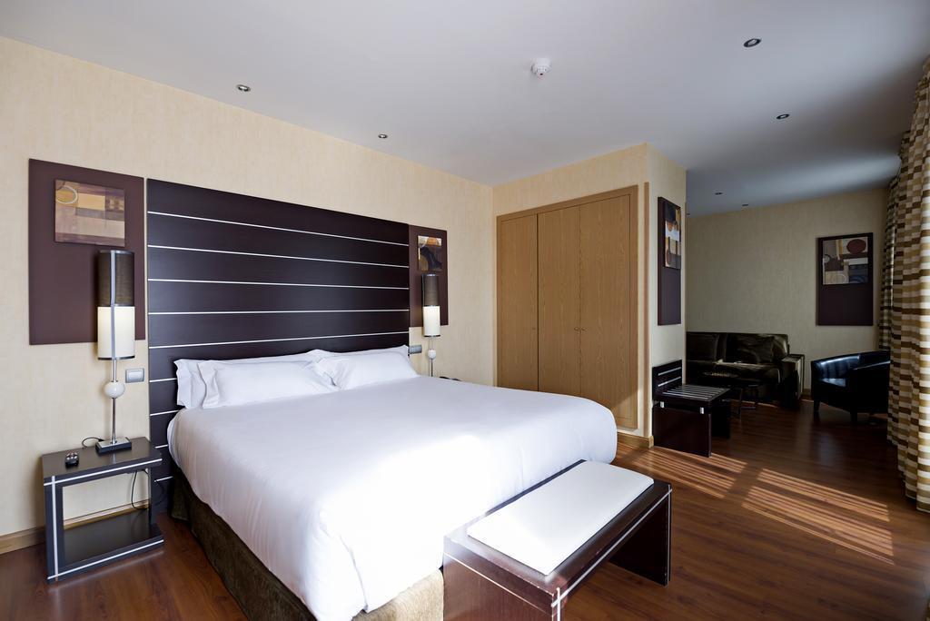 B&B Hotel Madrid Φουενλαμπράδα Εξωτερικό φωτογραφία