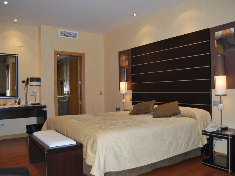 B&B Hotel Madrid Φουενλαμπράδα Εξωτερικό φωτογραφία